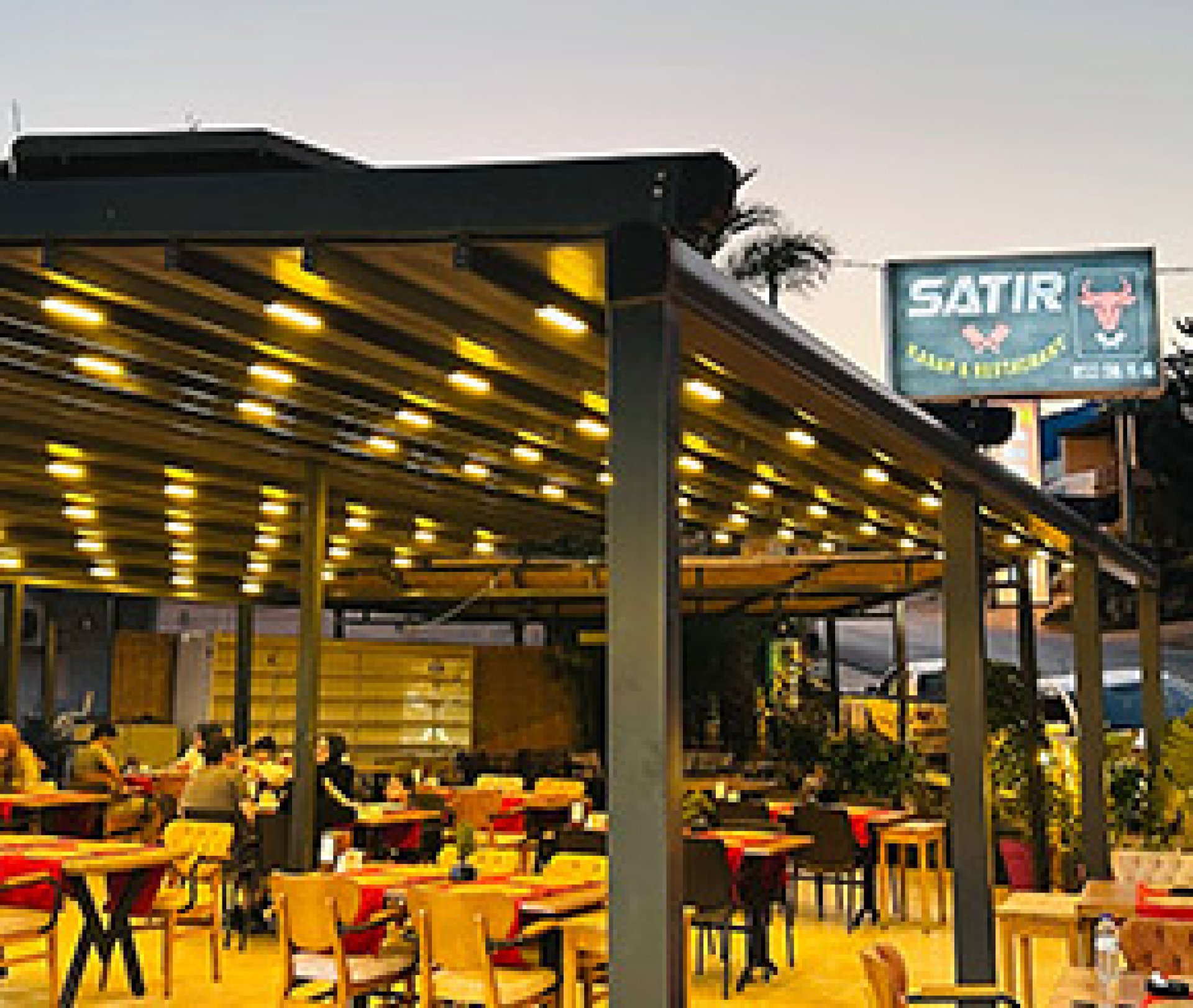 Restaurant inside showcase 3